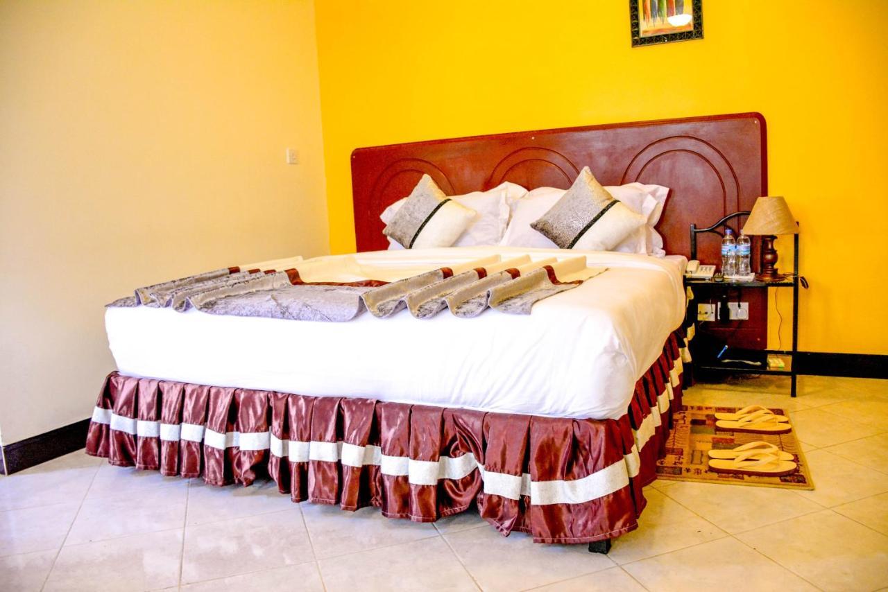 Crest Safari Lodge Bed And Breakfast Arusha Exterior foto