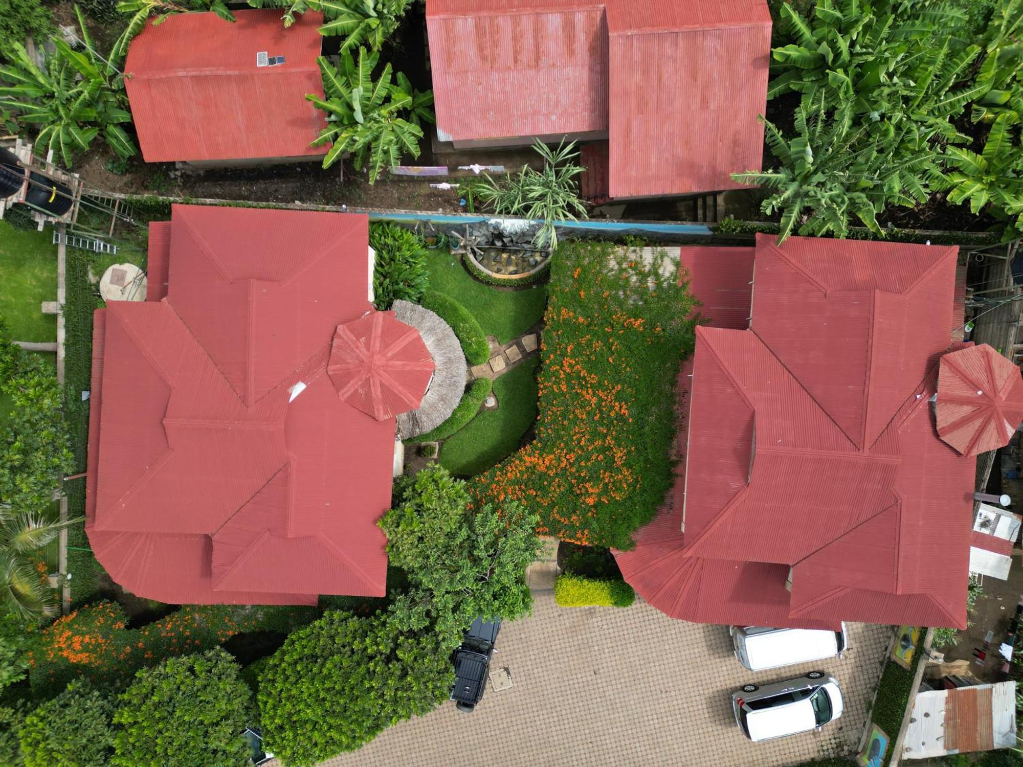 Crest Safari Lodge Bed And Breakfast Arusha Exterior foto